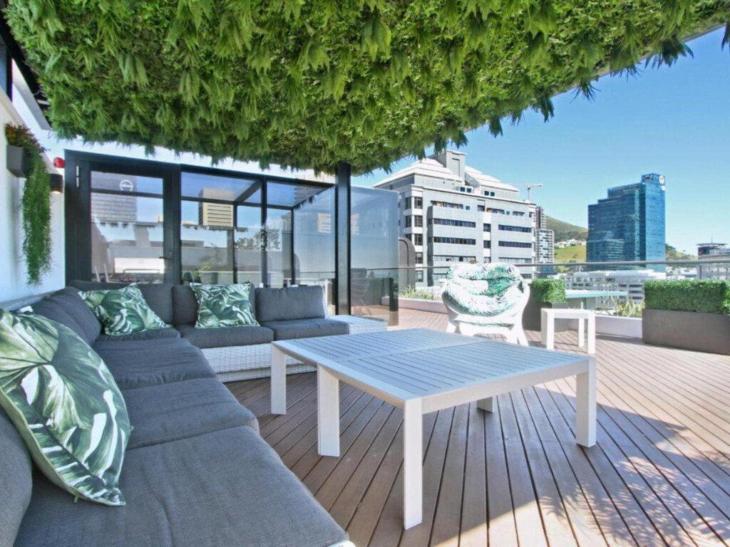 Crayfish Penthouse @ The Onyx gallery