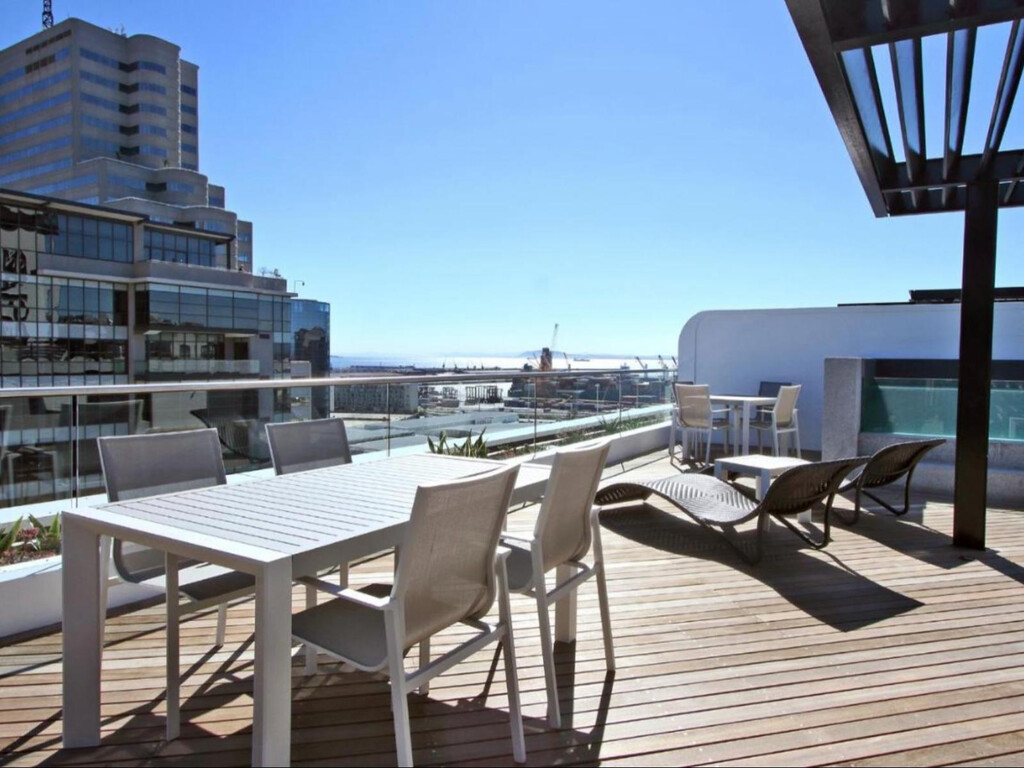 Crayfish Penthouse @ The Onyx gallery