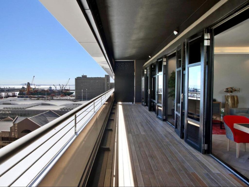 Crayfish Penthouse @ The Onyx gallery