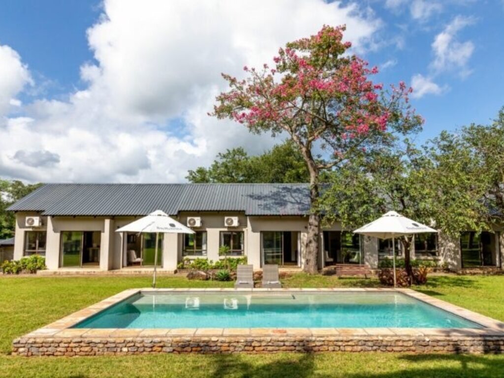 Hamiltons Lodge & Restaurant gallery