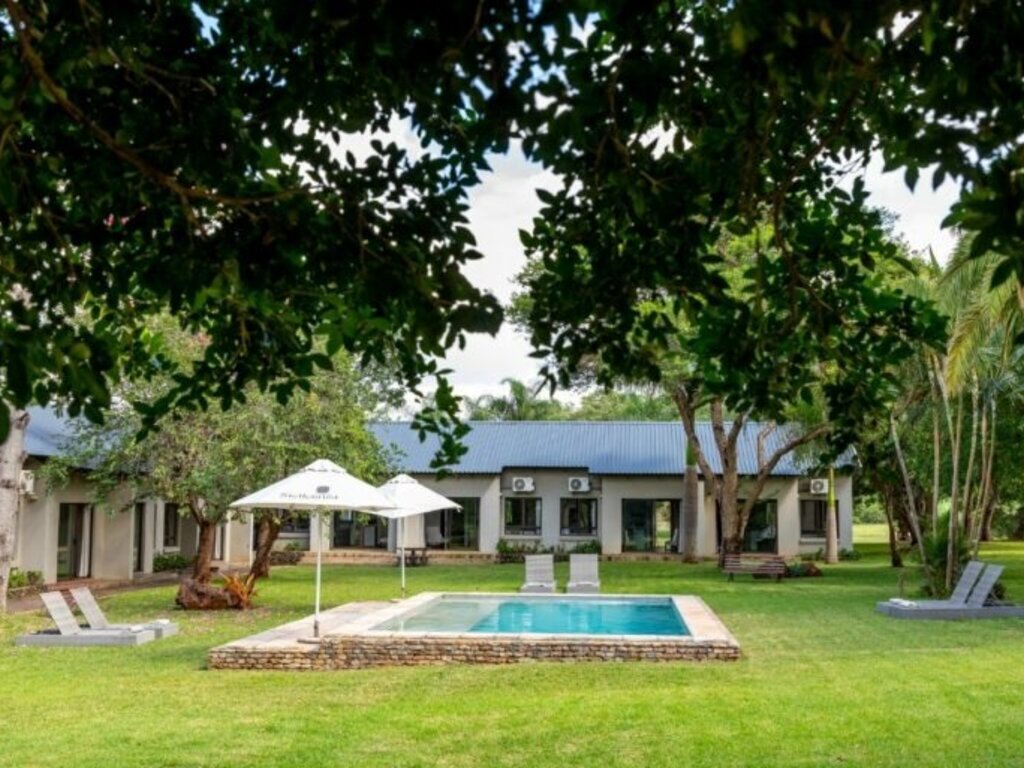 Hamiltons Lodge & Restaurant gallery