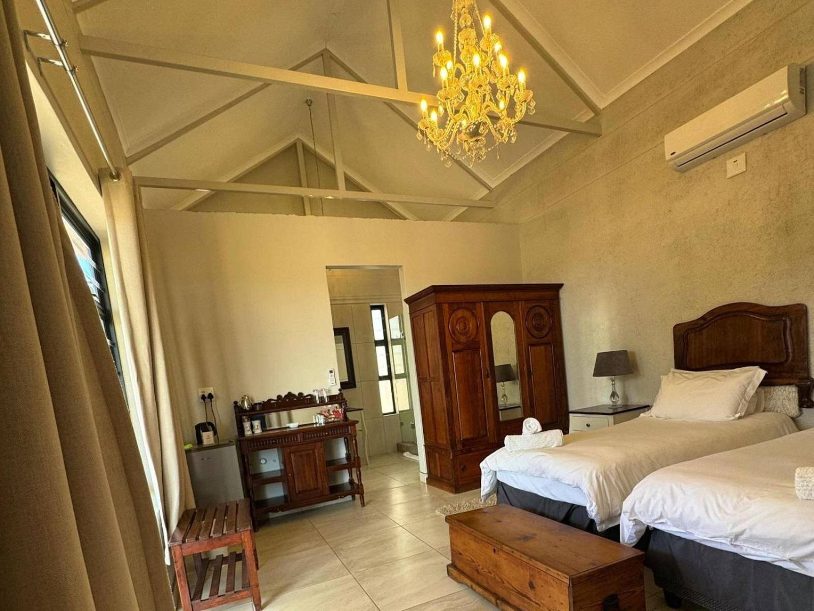 Chalet with 3/4 Beds - 1