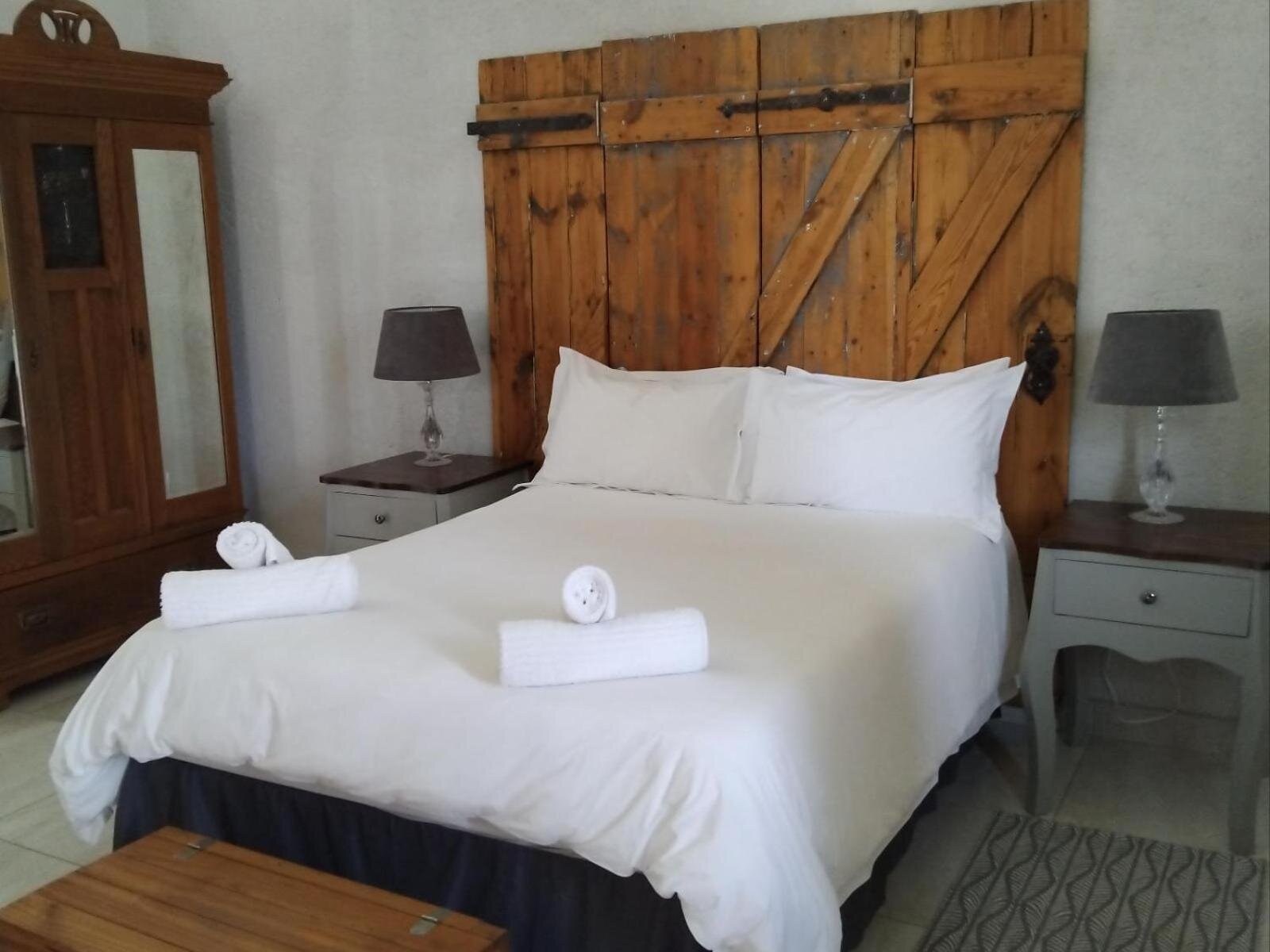 Queen Chalet - 1