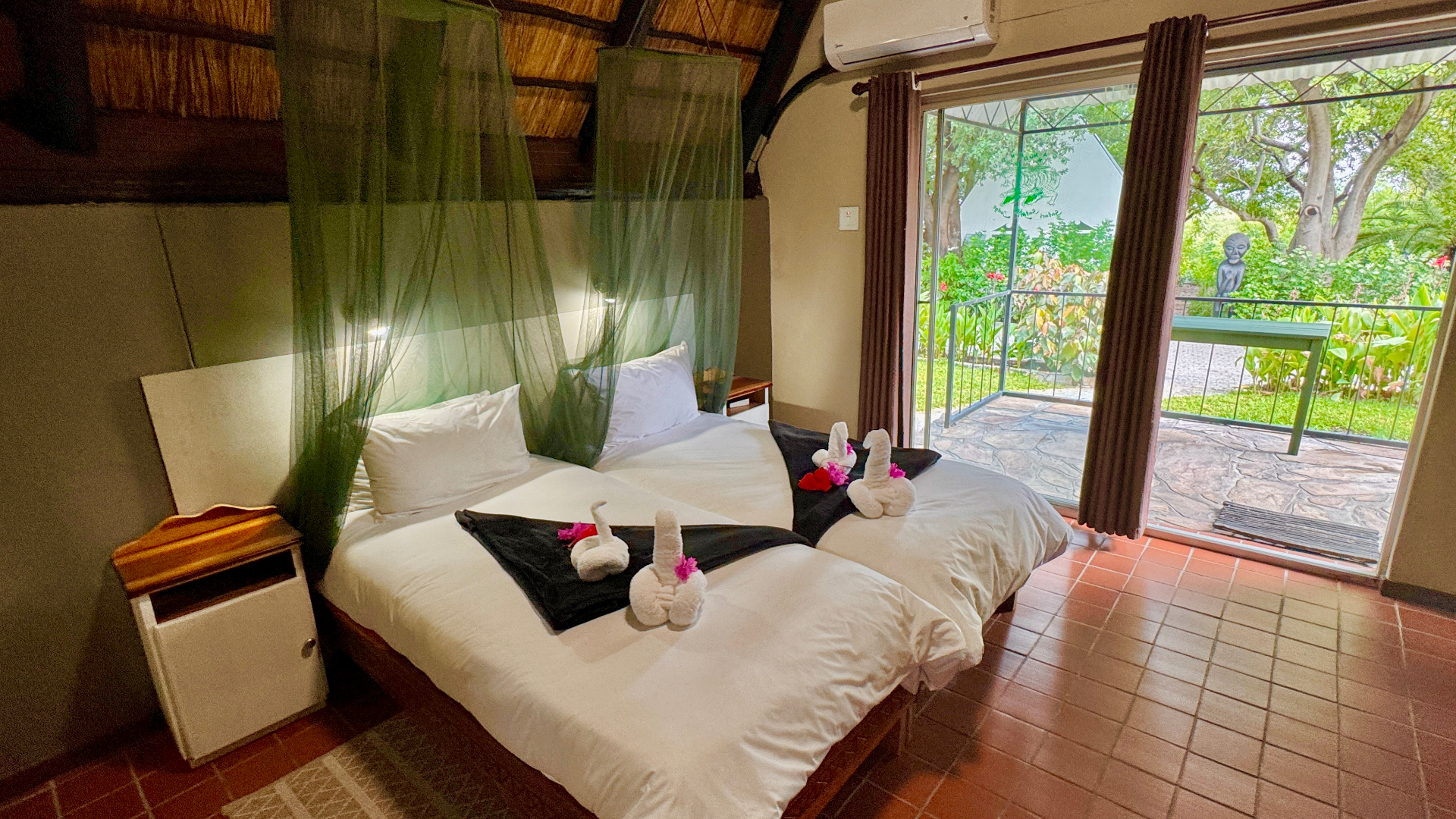 Deluxe Twin Room - 1