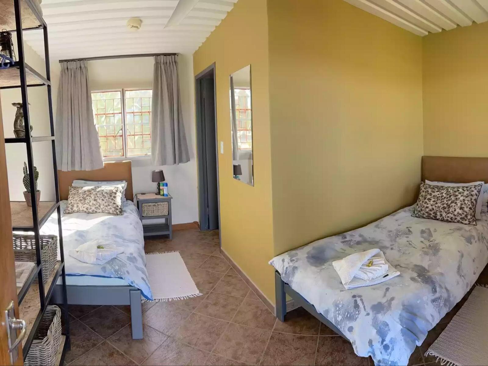 Standard Twin Room - 1