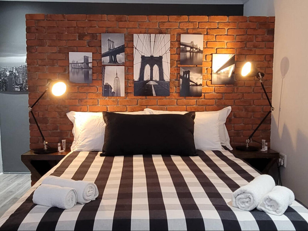Deluxe Family Room - 1