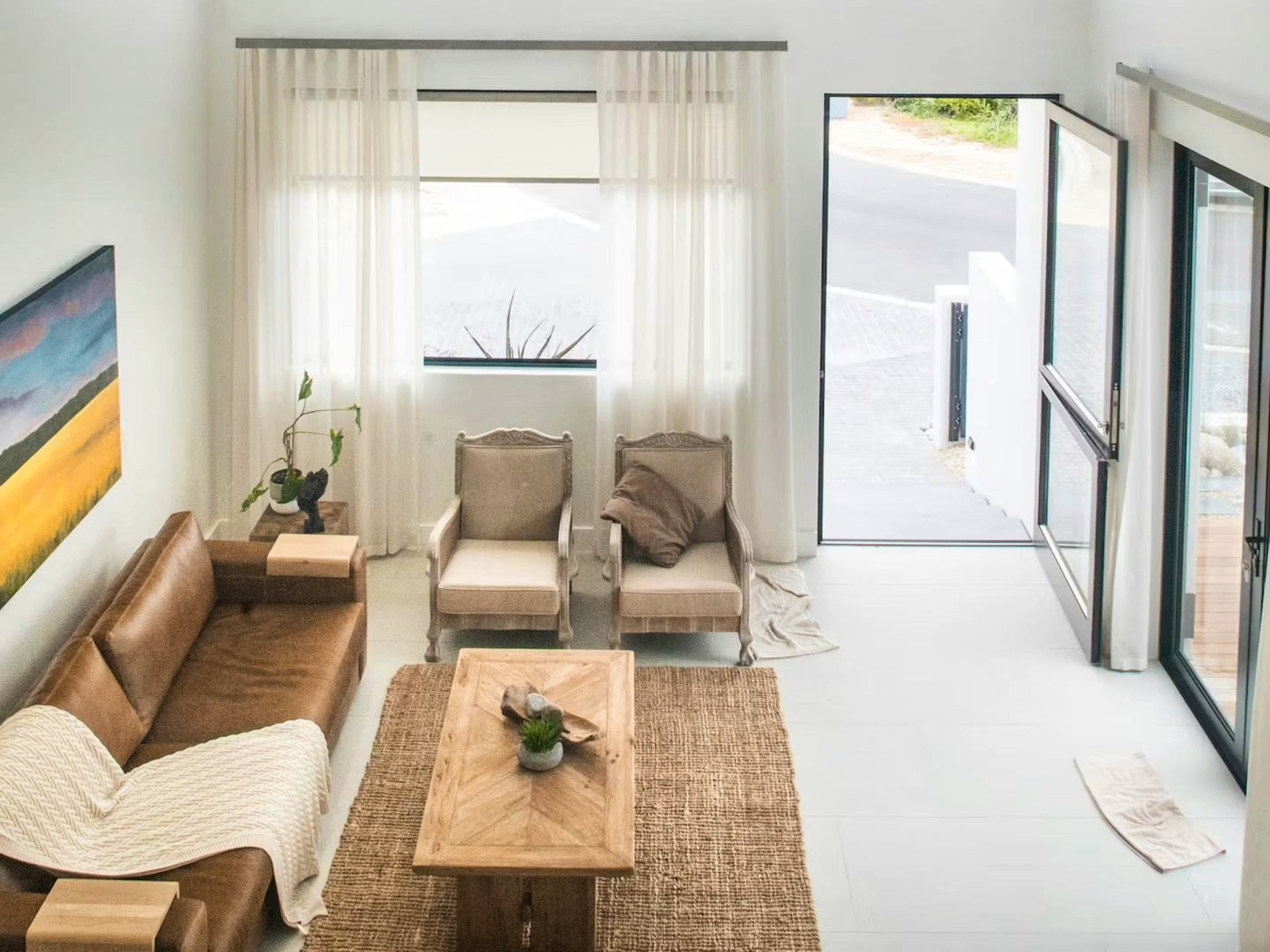 Yzer Heights: Relaxed Luxury Stay gallery